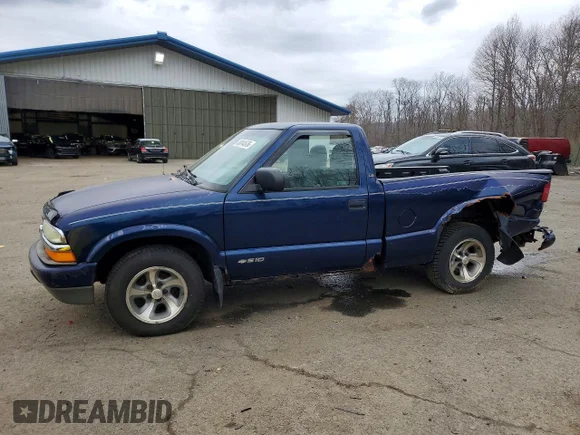 ✅ 2000 Chevrolet S-10 LS • VIN: 1GCCS14W3Y8199120 • Lot: 46014576. Wystawiony na Copart z przebiegiem 178 699 mil. Bezpłatny archiwum sprzedaży aukcyjnych z USA i szczegółowy raport historii pojazdu na DreamBid. Zdjęcie 1.