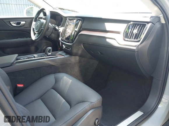 ✅ 2025 Volvo V60 Plus • VIN: YV4L12WK2S2149755 • Лот: 42785766. Опубліковано раніше на IAAI з пробігом 2 053 миль. Безкоштовний доступ до архіву аукціонних продажів зі США та докладний звіт про історію автомобіля на DreamBid. Зображення 5.