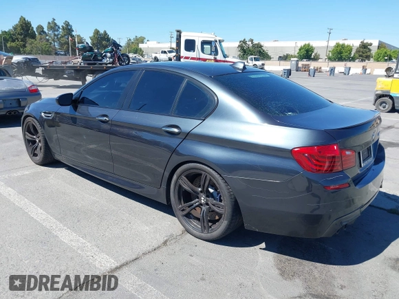✅ 2014 BMW M5 • VIN: WBSFV9C55ED097213 • Lot: 42709893. Wystawiony na IAAI z przebiegiem 68 749 mil. Bezpłatny archiwum sprzedaży aukcyjnych z USA i szczegółowy raport historii pojazdu na DreamBid. Zdjęcie 3.