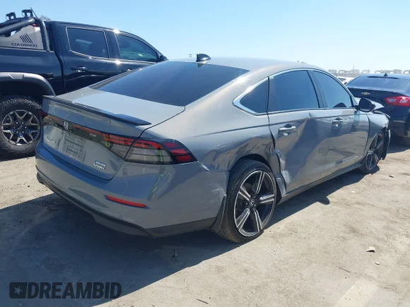 ✅ 2024 Honda Accord Sport • VIN: 1HGCY2F59RA050683 • Lot: 43271592. Wystawiony na IAAI z przebiegiem 32 095 mil. Bezpłatny archiwum sprzedaży aukcyjnych z USA i szczegółowy raport historii pojazdu na DreamBid. Zdjęcie 4.