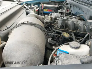 ✅ 2001 Ford F-150 XL • VIN: 1FTZF17271KA09626 • Lot: 42965182. Listed on IAAI with 234,604 mi. Free auction sales archive from the USA and detailed vehicle history report at DreamBid. Image 12.