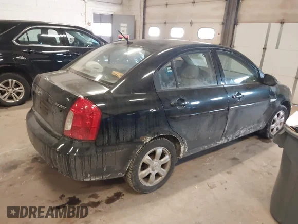 ✅ 2007 Hyundai Accent GLS • VIN: KMHCN46C17U117642 • Lot: 44267178. Wystawiony na IAAI z przebiegiem 107 457 mil. Bezpłatny archiwum sprzedaży aukcyjnych z USA i szczegółowy raport historii pojazdu na DreamBid. Zdjęcie 4.