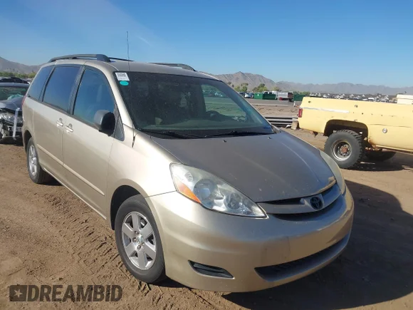 ✅ 2010 Toyota Sienna LE • VIN: 5TDKK4CC1AS334889 • Lot: 45541308. Wystawiony na IAAI z przebiegiem 215 861 mil. Bezpłatny archiwum sprzedaży aukcyjnych z USA i szczegółowy raport historii pojazdu na DreamBid. Zdjęcie 1.