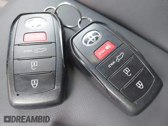 ✅ 2024 Toyota Venza LE • VIN: JTEAAAAH1RJ175369 • Lot: 42795434. Wystawiony na IAAI z przebiegiem 20 021 mil. Bezpłatny archiwum sprzedaży aukcyjnych z USA i szczegółowy raport historii pojazdu na DreamBid. Zdjęcie 11.
