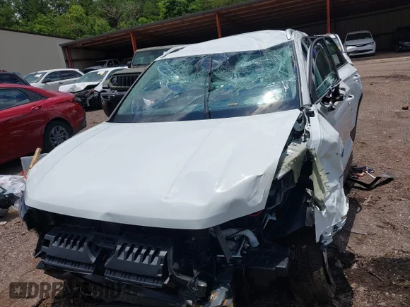 ✅ 2026 Volkswagen Taos SE • VIN: 3VVUC7B24TM021467 • Lot: 45275095. Wystawiony na IAAI z przebiegiem Nie podano. Bezpłatny archiwum sprzedaży aukcyjnych z USA i szczegółowy raport historii pojazdu na DreamBid. Zdjęcie 6.