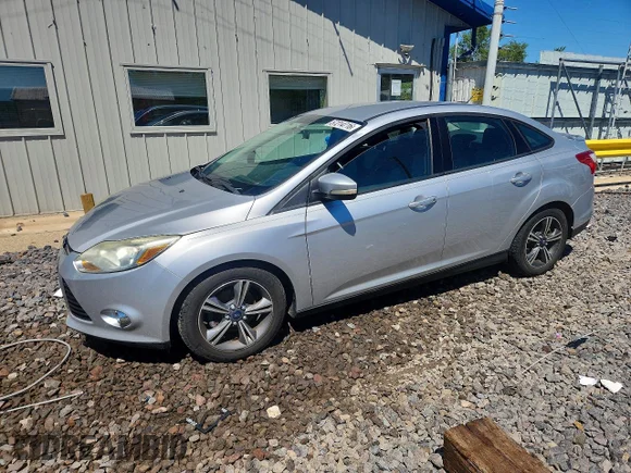 ✅ 2014 Ford Focus SE • VIN: 1FADP3F29EL246225 • Лот: 57214716. Опубліковано раніше на Copart з пробігом 120 037 миль. Безкоштовний доступ до архіву аукціонних продажів зі США та докладний звіт про історію автомобіля на DreamBid. Зображення 1.