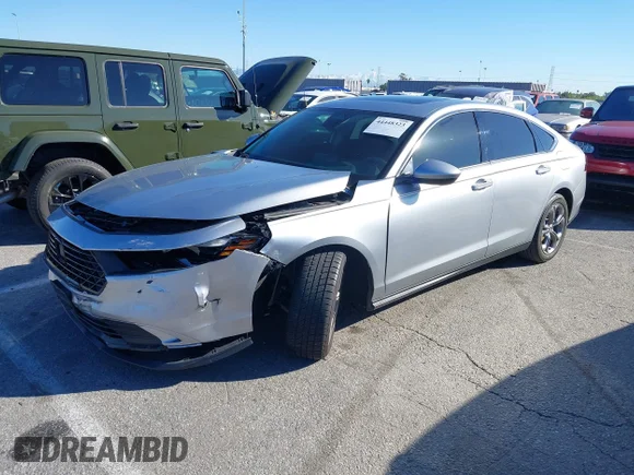 ✅ 2024 Honda Accord EX • VIN: 1HGCY1F34RA009502 • Lot: 44448323. Wystawiony na IAAI z przebiegiem 31 702 mil. Bezpłatny archiwum sprzedaży aukcyjnych z USA i szczegółowy raport historii pojazdu na DreamBid. Zdjęcie 2.