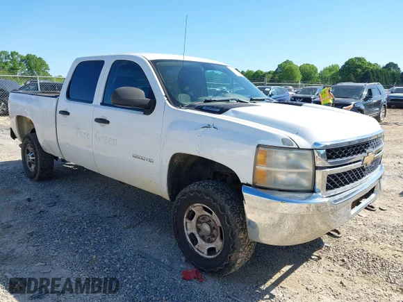 ✅ 2011 Chevrolet Silverado 2500HD Work Truck • VIN: 1GC1KVCG6BF233062 • Лот: 42886358. Опубліковано раніше на IAAI з пробігом 377 141 миль. Безкоштовний доступ до архіву аукціонних продажів зі США та докладний звіт про історію автомобіля на DreamBid. Зображення 1.