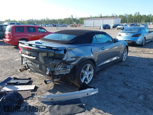 ✅ 2020 Chevrolet Camaro 1LT • VIN: 1G1FB3DXXL0105753 • Lot: 42265211. Wystawiony na IAAI z przebiegiem 51 939 mil. Bezpłatny archiwum sprzedaży aukcyjnych z USA i szczegółowy raport historii pojazdu na DreamBid. Zdjęcie 4.