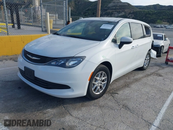 ✅ 2017 Chrysler Pacifica Touring • VIN: 2C4RC1DG1HR522147 • Lot: 44340851. Wystawiony na IAAI z przebiegiem 44 204 mil. Bezpłatny archiwum sprzedaży aukcyjnych z USA i szczegółowy raport historii pojazdu na DreamBid. Zdjęcie 18.