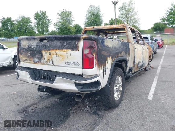 ✅ 2022 Chevrolet Silverado 2500HD High Country • VIN: 1GC1YREY1NF112648 • Lot: 42329413. Wystawiony na IAAI z przebiegiem Nie podano. Bezpłatny archiwum sprzedaży aukcyjnych z USA i szczegółowy raport historii pojazdu na DreamBid. Zdjęcie 4.