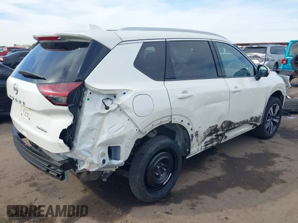 ✅ 2022 Nissan Rogue Platinum • VIN: JN8BT3DC2NW120753 • Lot: 44336827. Wystawiony na IAAI z przebiegiem 43 320 mil. Bezpłatny archiwum sprzedaży aukcyjnych z USA i szczegółowy raport historii pojazdu na DreamBid. Zdjęcie 4.