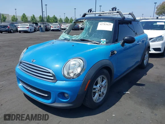 ✅ 2013 MINI Hardtop • VIN: WMWSU3C58DT374590 • Лот: 42783625. Опубликован ранее на IAAI с пробегом 157 782 миль. Бесплатный доступ к архиву аукционных продаж из США и подробный отчёт об истории автомобиля на DreamBid. Изображение 2.
