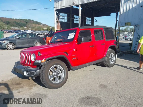 ✅ 2021 Jeep Wrangler Unlimited Sahara High Altitude • VIN: 1C4HJXEN0MW687948 • Lot: 43351997. Wystawiony na IAAI z przebiegiem 56 027 mil. Bezpłatny archiwum sprzedaży aukcyjnych z USA i szczegółowy raport historii pojazdu na DreamBid. Zdjęcie 2.