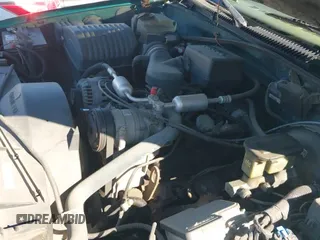 ✅ 1998 Chevrolet Silverado 1500 • VIN: 2GCEC19R3W1206821 • Лот: 43726996. Опубликован ранее на IAAI с пробегом 211 393 миль. Бесплатный доступ к архиву аукционных продаж из США и подробный отчёт об истории автомобиля на DreamBid. Изображение 13.