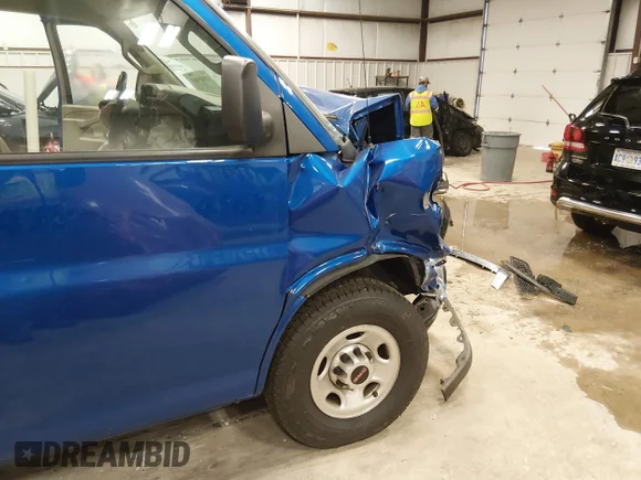 ✅ 2019 GMC Savana Cargo • VIN: 1GTW7BFG5K1304783 • Lot: 43985965. Wystawiony na IAAI z przebiegiem Nie podano. Bezpłatny archiwum sprzedaży aukcyjnych z USA i szczegółowy raport historii pojazdu na DreamBid. Zdjęcie 16.