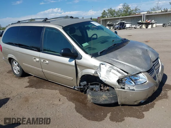 ✅ 2005 Dodge Caravan SXT • VIN: 2D8GP44L05R459369 • Lot: 42638057. Wystawiony na IAAI z przebiegiem 76 777 mil. Bezpłatny archiwum sprzedaży aukcyjnych z USA i szczegółowy raport historii pojazdu na DreamBid. Zdjęcie 1.