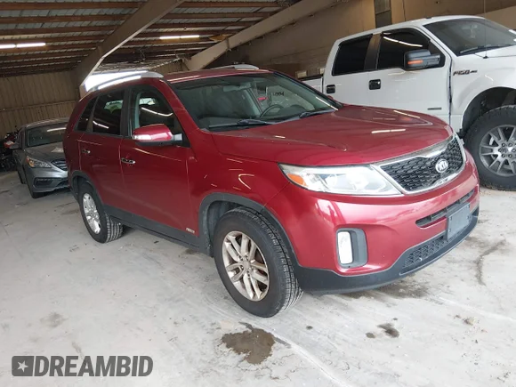 ✅ 2015 Kia Sorento LX • VIN: 5XYKTDA69FG650278 • Lot: 45626588. Wystawiony na IAAI z przebiegiem 142 881 mil. Bezpłatny archiwum sprzedaży aukcyjnych z USA i szczegółowy raport historii pojazdu na DreamBid. Zdjęcie 1.