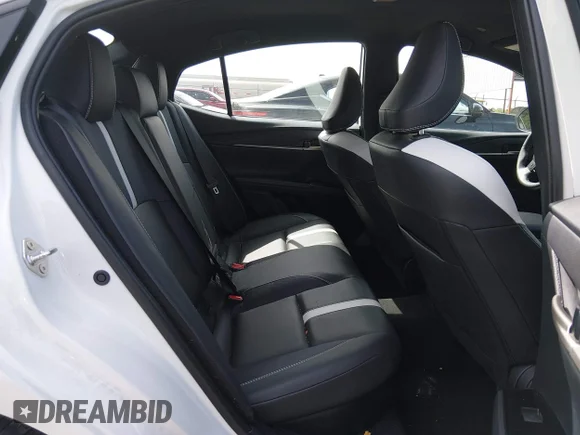 ✅ 2025 Toyota Camry SE • VIN: 4T1DAACK4SU588347 • Lot: 44787636. Wystawiony na IAAI z przebiegiem 31 269 mil. Bezpłatny archiwum sprzedaży aukcyjnych z USA i szczegółowy raport historii pojazdu na DreamBid. Zdjęcie 8.