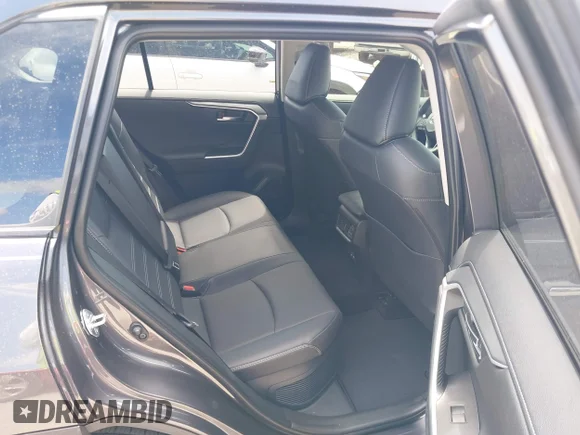 ✅ 2025 Toyota RAV4 Hybrid Limited • VIN: JTMD6RFV3SJ090099 • Лот: 45004502. Опубліковано раніше на IAAI з пробігом 3 136 миль. Безкоштовний доступ до архіву аукціонних продажів зі США та докладний звіт про історію автомобіля на DreamBid. Зображення 8.