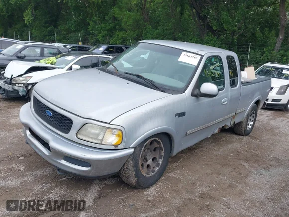 ✅ 1997 Ford F-250 • VIN: 1FTFX28LXVNC66541 • Lot: 45162780. Wystawiony na IAAI z przebiegiem 248 357 mil. Bezpłatny archiwum sprzedaży aukcyjnych z USA i szczegółowy raport historii pojazdu na DreamBid. Zdjęcie 2.