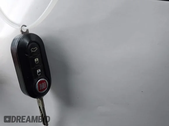✅ 2014 FIAT 500 Sport • VIN: 3C3CFFBR5ET258278 • Lot: 44094893. Wystawiony na IAAI z przebiegiem 156 913 mil. Bezpłatny archiwum sprzedaży aukcyjnych z USA i szczegółowy raport historii pojazdu na DreamBid. Zdjęcie 11.