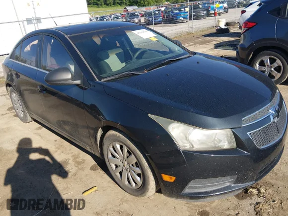 ✅ 2011 Chevrolet Cruze LS • VIN: 1G1PC5SH4B7270325 • Lot: 45218641. Wystawiony na IAAI z przebiegiem 123 811 mil. Bezpłatny archiwum sprzedaży aukcyjnych z USA i szczegółowy raport historii pojazdu na DreamBid. Zdjęcie 1.