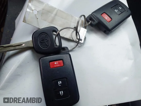 ✅ 2018 Toyota Tacoma TRD Sport • VIN: 3TMCZ5AN4JM174484 • Lot: 44358636. Wystawiony na IAAI z przebiegiem 77 685 mil. Bezpłatny archiwum sprzedaży aukcyjnych z USA i szczegółowy raport historii pojazdu na DreamBid. Zdjęcie 11.