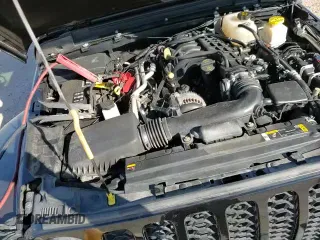 ✅ 2023 Jeep Gladiator Willys • VIN: 1C6HJTAG1PL558906 • Lot: 84471315. Wystawiony na Copart z przebiegiem 70 708 mil. Bezpłatny archiwum sprzedaży aukcyjnych z USA i szczegółowy raport historii pojazdu na DreamBid. Zdjęcie 13.