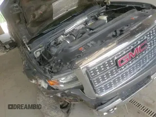 ✅ 2018 GMC Sierra 2500HD Denali • VIN: 1GT12UEY4JF109029 • Лот: 60342525. Опубликован ранее на Copart с пробегом 110 704 миль. Бесплатный доступ к архиву аукционных продаж из США и подробный отчёт об истории автомобиля на DreamBid. Изображение 15.