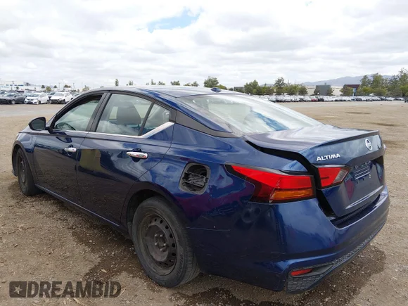 ✅ 2020 Nissan Altima S • VIN: 1N4BL4BV2LC134209 • Лот: 45213649. Опубліковано раніше на IAAI з пробігом 166 544 миль. Безкоштовний доступ до архіву аукціонних продажів зі США та докладний звіт про історію автомобіля на DreamBid. Зображення 6.