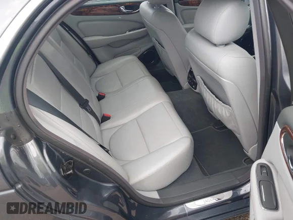 ✅ 2006 Jaguar XJ 8 • VIN: SAJWA71B16SG50490 • Lot: 41964002. Wystawiony na IAAI z przebiegiem 114 270 mil. Bezpłatny archiwum sprzedaży aukcyjnych z USA i szczegółowy raport historii pojazdu na DreamBid. Zdjęcie 8.