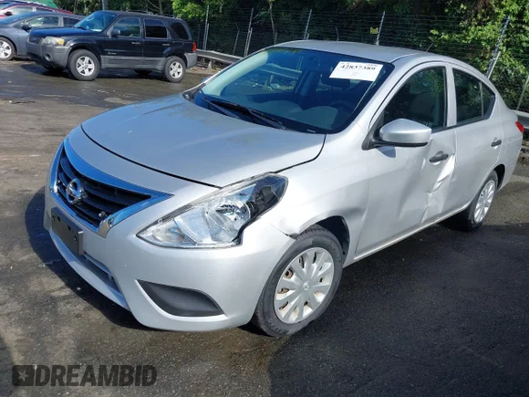 ✅ 2018 Nissan Versa S Plus • VIN: 3N1CN7AP6JL843842 • Lot: 42837389. Wystawiony na IAAI z przebiegiem 120 039 mil. Bezpłatny archiwum sprzedaży aukcyjnych z USA i szczegółowy raport historii pojazdu na DreamBid. Zdjęcie 2.