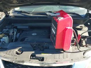 ✅ 2015 Nissan Pathfinder S • VIN: 5N1AR2MM8FC693275 • Lot: 43509172. Wystawiony na IAAI z przebiegiem 176 528 mil. Bezpłatny archiwum sprzedaży aukcyjnych z USA i szczegółowy raport historii pojazdu na DreamBid. Zdjęcie 18.