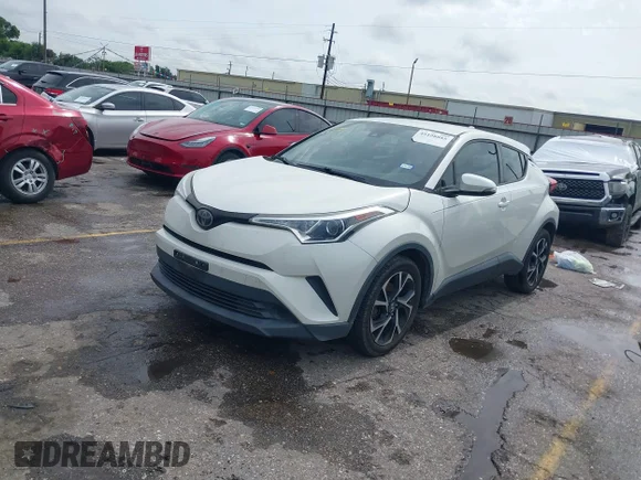 ✅ 2019 Toyota C-HR XLE • VIN: NMTKHMBX6KR092510 • Lot: 45198885. Wystawiony na IAAI z przebiegiem 108 175 mil. Bezpłatny archiwum sprzedaży aukcyjnych z USA i szczegółowy raport historii pojazdu na DreamBid. Zdjęcie 2.