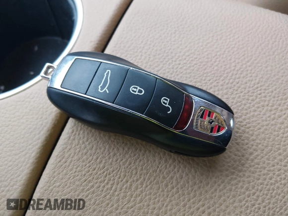 ✅ 2013 Porsche Panamera • VIN: WP0AA2A74DL011063 • Lot: 44501415. Wystawiony na IAAI z przebiegiem 45 073 mil. Bezpłatny archiwum sprzedaży aukcyjnych z USA i szczegółowy raport historii pojazdu na DreamBid. Zdjęcie 11.