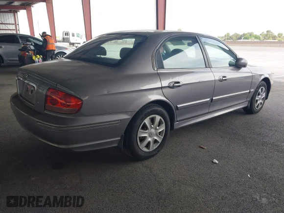 ✅ 2005 Hyundai Sonata GL • VIN: KMHWF25SX5A169082 • Lot: 44739511. Wystawiony na IAAI z przebiegiem 116 644 mil. Bezpłatny archiwum sprzedaży aukcyjnych z USA i szczegółowy raport historii pojazdu na DreamBid. Zdjęcie 4.