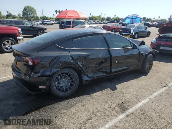 ✅ 2024 Tesla Model 3 • VIN: 5YJ3E1EAXRF726517 • Lot: 63927484. Wystawiony na Copart z przebiegiem 4 818 mil. Bezpłatny archiwum sprzedaży aukcyjnych z USA i szczegółowy raport historii pojazdu na DreamBid. Zdjęcie 3.