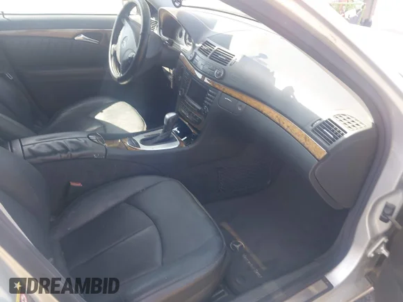 ✅ 2005 Mercedes-Benz E 320 • VIN: WDBUF65J45A645688 • Lot: 44845689. Wystawiony na IAAI z przebiegiem 174 908 mil. Bezpłatny archiwum sprzedaży aukcyjnych z USA i szczegółowy raport historii pojazdu na DreamBid. Zdjęcie 5.