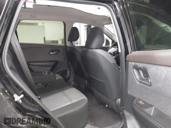 ✅ 2023 Nissan Rogue SV • VIN: JN8BT3BA7PW418252 • Lot: 44214183. Wystawiony na IAAI z przebiegiem 65 536 mil. Bezpłatny archiwum sprzedaży aukcyjnych z USA i szczegółowy raport historii pojazdu na DreamBid. Zdjęcie 8.