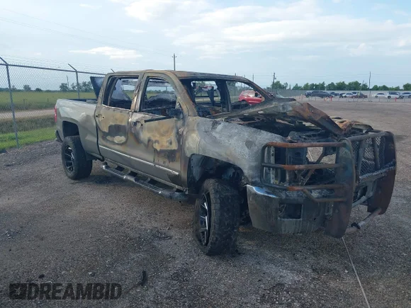 ✅ 2017 Chevrolet Silverado 2500HD LTZ • VIN: 1GC1KWEG0HF152764 • Лот: 43071783. Опубліковано раніше на IAAI з пробігом Не вказано. Безкоштовний доступ до архіву аукціонних продажів зі США та докладний звіт про історію автомобіля на DreamBid. Зображення 1.