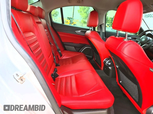 ✅ 2019 Alfa Romeo Giulia Ti Sport • VIN: ZARFAMBN6K7605423 • Лот: 74013345. Опубліковано раніше на Copart з пробігом Не вказано. Безкоштовний доступ до архіву аукціонних продажів зі США та докладний звіт про історію автомобіля на DreamBid. Зображення 10.
