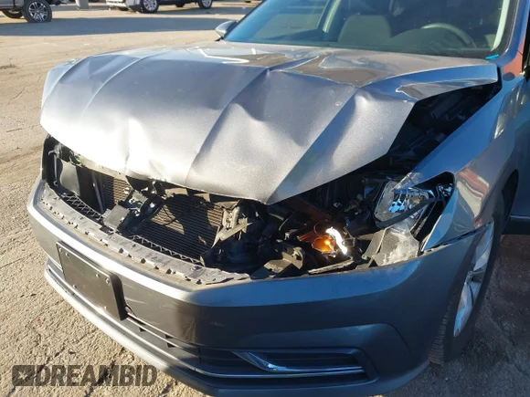 ✅ 2017 Volkswagen Passat S • VIN: 1VWAT7A32HC079966 • Lot: 44193658. Wystawiony na IAAI z przebiegiem 68 328 mil. Bezpłatny archiwum sprzedaży aukcyjnych z USA i szczegółowy raport historii pojazdu na DreamBid. Zdjęcie 6.