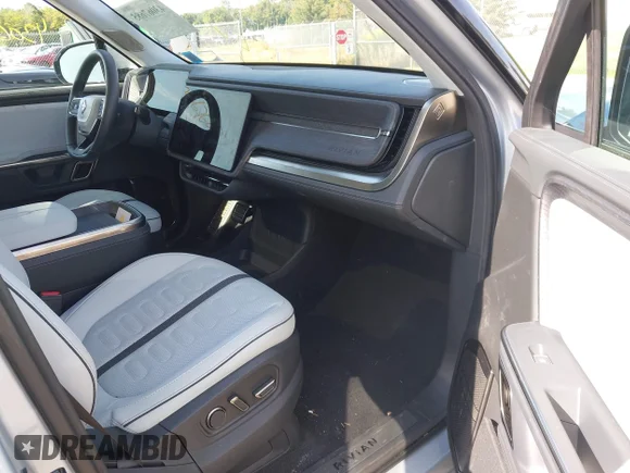 ✅ 2024 Rivian R1S Launch Edition • VIN: 7PDSGABL9RN035078 • Лот: 43067685. Опубликован ранее на IAAI с пробегом 5 982 миль. Бесплатный доступ к архиву аукционных продаж из США и подробный отчёт об истории автомобиля на DreamBid. Изображение 5.