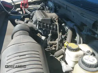 ✅ 2005 Ford Expedition Special Service • VIN: 1FMPU16525LB02834 • Лот: 42054876. Опубликован ранее на IAAI с пробегом 105 577 миль. Бесплатный доступ к архиву аукционных продаж из США и подробный отчёт об истории автомобиля на DreamBid. Изображение 19.