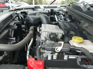 ✅ 2022 Jeep Wagoneer Series II • VIN: 1C4SJVBTXNS178729 • Lot: 42442413. Wystawiony na IAAI z przebiegiem 25 505 mil. Bezpłatny archiwum sprzedaży aukcyjnych z USA i szczegółowy raport historii pojazdu na DreamBid. Zdjęcie 20.