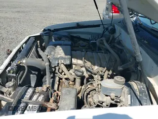 ✅ 2002 Toyota Sequoia Limited • VIN: 5TDBT48A12S085385 • Lot: 42345419. Listed on IAAI with 284,690 mi. Free auction sales archive from the USA and detailed vehicle history report at DreamBid. Image 22.