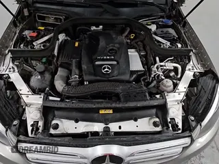 ✅ 2019 Mercedes-Benz GLC 350e • VIN: WDC0G5EB8KF639210 • Lot: 91720035. Wystawiony na Copart z przebiegiem 80 295 mil. Bezpłatny archiwum sprzedaży aukcyjnych z USA i szczegółowy raport historii pojazdu na DreamBid. Zdjęcie 14.