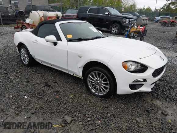 ✅ 2017 FIAT 124 Spider Elaborazione Abarth • VIN: JC1NFAEK7H0123100 • Lot: 45035737. Wystawiony na IAAI z przebiegiem 37 579 mil. Bezpłatny archiwum sprzedaży aukcyjnych z USA i szczegółowy raport historii pojazdu na DreamBid. Zdjęcie 1.