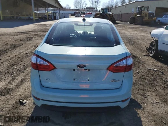 ✅ 2018 Ford Fiesta SE • VIN: 3FADP4BJ7JM143476 • Lot: 70573242. Wystawiony na Copart z przebiegiem Nie podano. Bezpłatny archiwum sprzedaży aukcyjnych z USA i szczegółowy raport historii pojazdu na DreamBid. Zdjęcie 6.